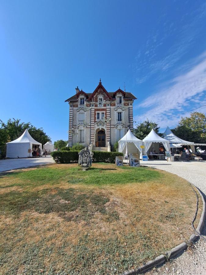 Appartamento T2 A 2Min Du Centre +Parking LʼIsle-sur-la-Sorgue Esterno foto