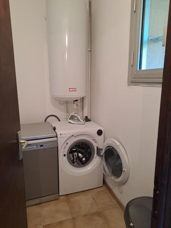 Appartamento T2 A 2Min Du Centre +Parking LʼIsle-sur-la-Sorgue Esterno foto