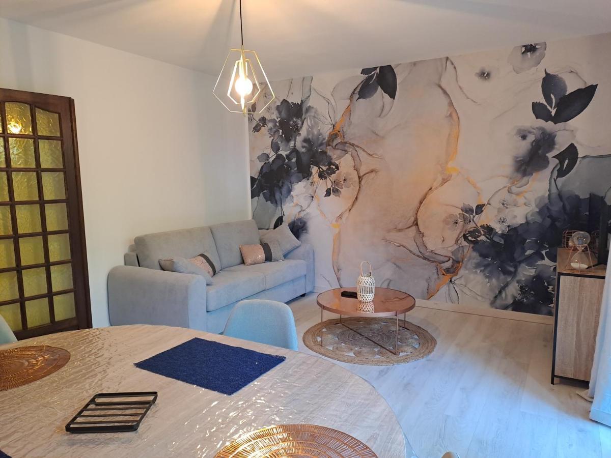 Appartamento T2 A 2Min Du Centre +Parking LʼIsle-sur-la-Sorgue Esterno foto